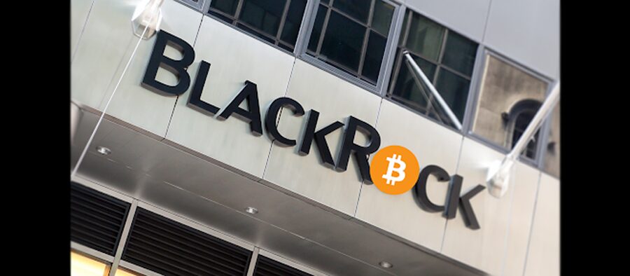 Závazek společnosti BlackRock k transparentní komunikaci s Komisí pro cenné papíry a burzy (SEC) ohledně její žádosti o Bitcoin ETF.