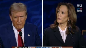 Trump a Harris během prezidentské debaty v roce 2024