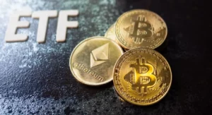 Kryptoměnové ETF zaznamenaly příliv miliard, zatímco bitcoin dosáhl nových maxim